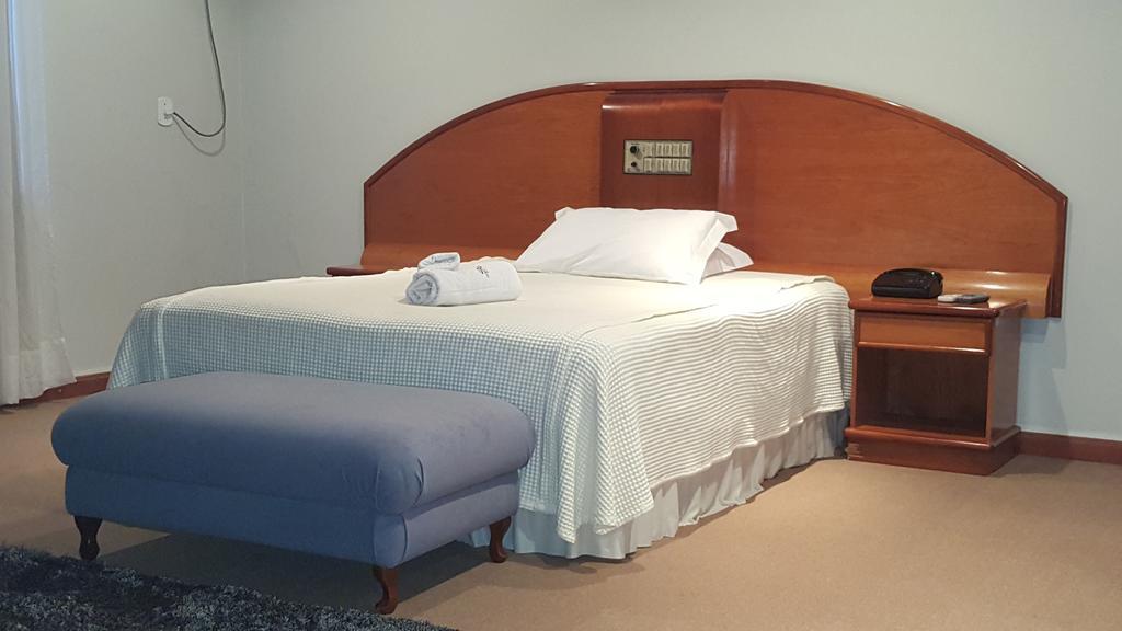 Cristal Executive Hotel ฟรานซิสโกเบลเตรา ห้อง รูปภาพ